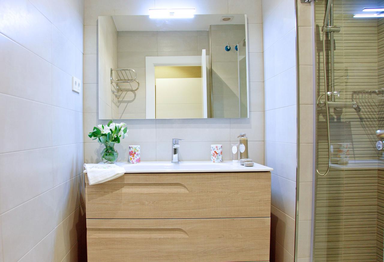 Feelathome Madrid Suites Apartments Екстер'єр фото